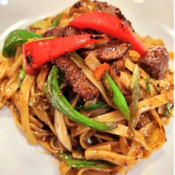 Fettuccine Prik Thai Dum
